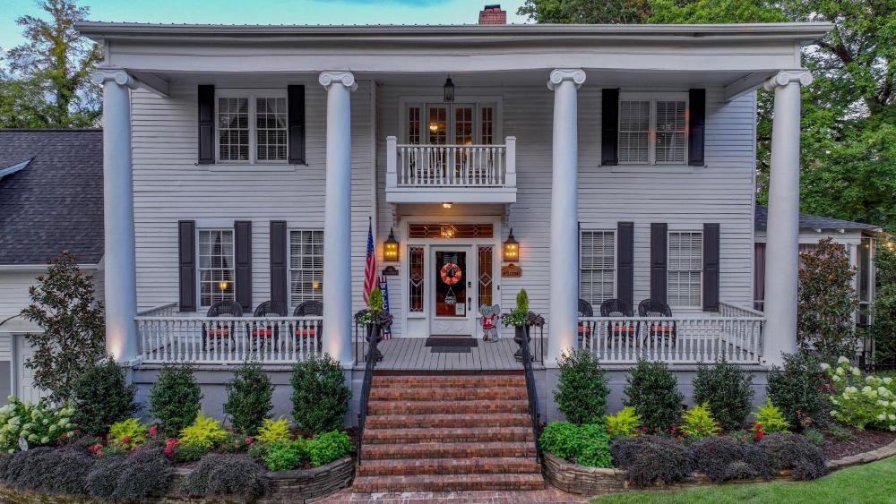 Bama Bed and Breakfast - Magnolia Family Suite